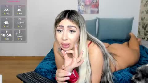 Snapshot of belle_hallle chatting on 12-12-24, 07:59 LucyJelly online show from 12-12-24, 07:59