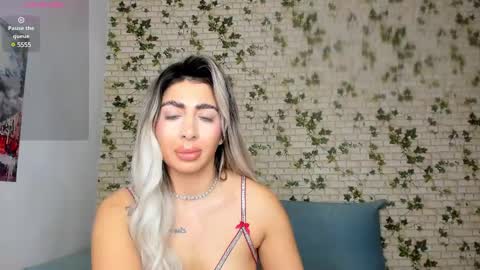 Snapshot of belle_hallle chatting on 01-02-25, 07:07 LucyJelly online show from 01-02-25, 07:07