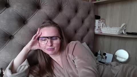 Amelia online show from 09-27-25, 12:10