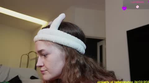 Snapshot of bellebabyboo chatting on 02-24-25, 04:49 BELLE online show from 02-24-25, 04:49
