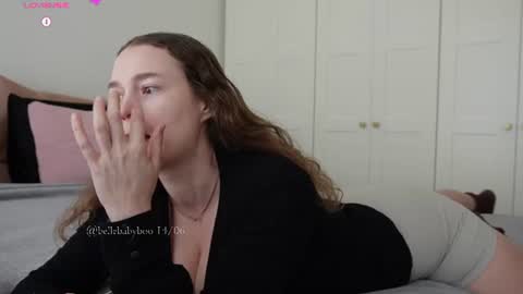 Snapshot of bellebabyboo chatting on 06-14-26, 02:57 BELLE online show from 06-14-26, 02:57