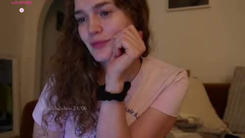 Snapshot of bellebabyboo chatting on 06-26-26, 05:06 BELLE online show from 06-26-26, 05:06
