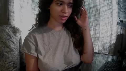 Snapshot of belleisaprincess chatting on 08-08-26, 03:36 belle online show from 08-08-26, 03:36