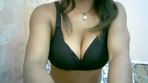 Snapshot of bellibellah chatting on 04-29-26, 07:12 BelliBellah online show from 04-29-26, 07:12