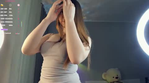 Snapshot of bellidream chatting on 11-10-25, 06:18 Bella online show from 11-10-25, 06:18