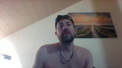 Snapshot of bellobello9696 chatting on 04-27-26, 01:25 bellobello9696 online show from 04-27-26, 01:25