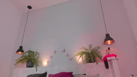 Snapshot of bellota_flak chatting on 09-22-25, 02:24 Bellota Flak online show from 09-22-25, 02:24