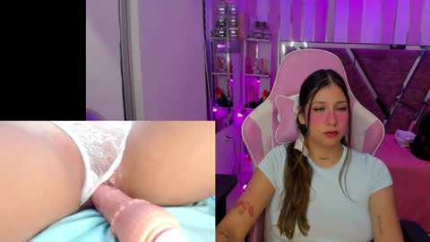 Snapshot of bellyrouse chatting on 01-14-25, 04:15 Belly Bella online show from 01-14-25, 04:15