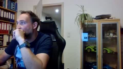 Snapshot of belvedere96 chatting on 05-18-26, 08:58 belvedere96 online show from 05-18-26, 08:58