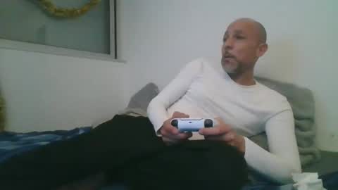 Snapshot of benbare13 chatting on 12-25-24, 11:31 benbare13 online show from 12-25-24, 11:31