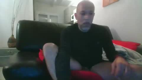 Snapshot of benbare13 chatting on 11-10-25, 08:30 benbare13 online show from 11-10-25, 08:30