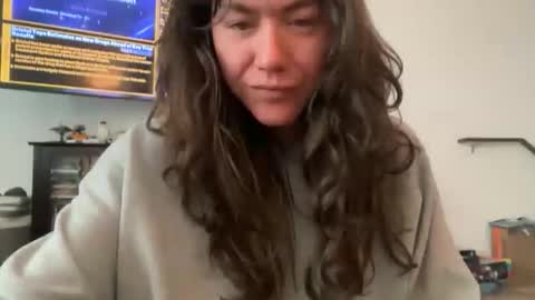 Snapshot of bendlikebecks chatting on 04-30-26, 12:00 bendlikebecks online show from 04-30-26, 12:00
