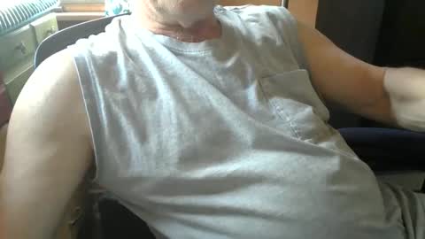 Snapshot of bendrinkin chatting on 05-25-26, 09:54 bendrinkin online show from 05-25-26, 09:54