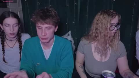 Snapshot of benevolently chatting on 02-08-26, 04:32 KENDALL NATHAN online show from 02-08-26, 04:32