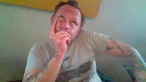 Snapshot of benizio_ chatting on 04-24-26, 11:56 benizio online show from 04-24-26, 11:56