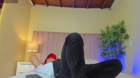 Snapshot of benjamin_more chatting on 02-23-25, 01:13 BENJAMIN online show from 02-23-25, 01:13