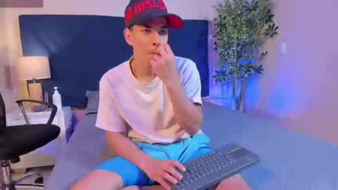 Snapshot of benjamin_more chatting on 02-27-25, 04:41 BENJAMIN online show from 02-27-25, 04:41