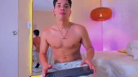 Snapshot of benjamin_more chatting on 06-19-26, 05:01 BENJAMIN online show from 06-19-26, 05:01