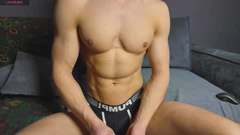 benjaminkarl02 online show from 11-13-25, 09:41