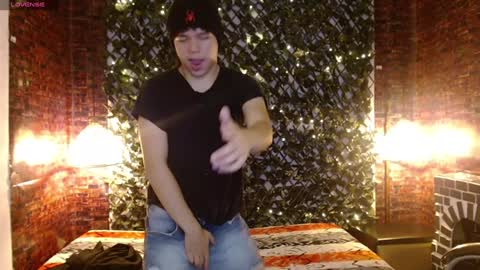 BENJAMIN online show from 01-10-25, 08:26