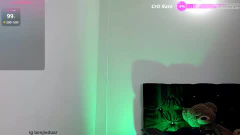 Snapshot of benji_hoter chatting on 12-17-25, 11:00 Benji Hoter online show from 12-17-25, 11:00