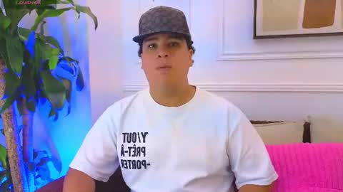 Snapshot of bennett_alejoo chatting on 06-19-26, 06:45 bennett_alejoo online show from 06-19-26, 06:45