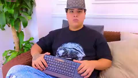 Snapshot of bennett_alejoo chatting on 07-25-26, 06:38 bennett_alejoo online show from 07-25-26, 06:38