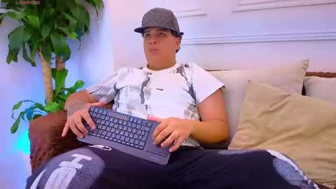 Snapshot of bennett_alejoo chatting on 07-28-26, 08:52 bennett_alejoo online show from 07-28-26, 08:52