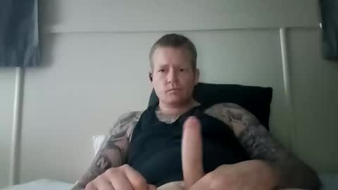 Snapshot of bennyinbrissy chatting on 02-15-26, 03:31 bennyinbrissy online show from 02-15-26, 03:31