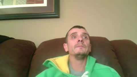 Snapshot of bennymn chatting on 11-21-25, 04:49 benny and innocentvixon online show from 11-21-25, 04:49