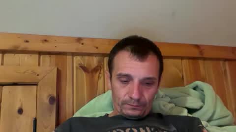 Snapshot of bennymn chatting on 06-10-26, 04:45 benny and innocentvixon online show from 06-10-26, 04:45