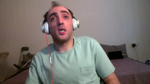 Snapshot of bentish chatting on 06-13-26, 10:02 bentish online show from 06-13-26, 10:02
