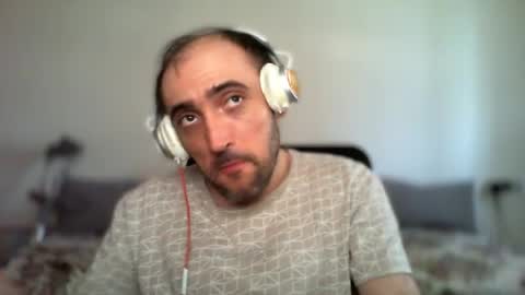 Snapshot of bentish chatting on 07-16-26, 02:12 bentish online show from 07-16-26, 02:12
