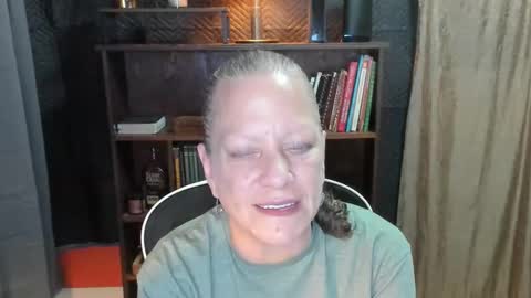 Snapshot of bentmountain chatting on 04-28-26, 03:11 DeniseDavid online show from 04-28-26, 03:11