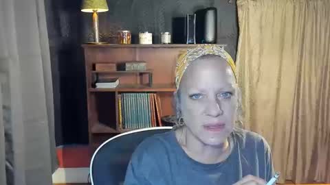 Snapshot of bentmountain chatting on 05-20-26, 02:18 DeniseDavid online show from 05-20-26, 02:18