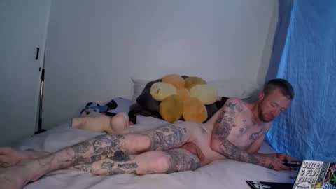 Snapshot of bentoverblonde chatting on 03-20-26, 12:15 BentOverBlonde online show from 03-20-26, 12:15