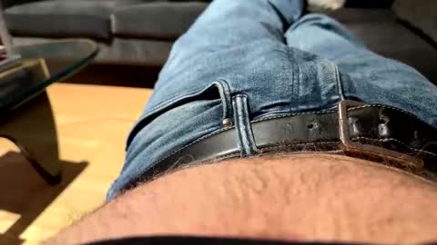 Snapshot of benz10001 chatting on 04-22-26, 02:25 benz10001 online show from 04-22-26, 02:25