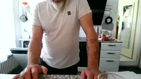 Snapshot of berg_boy chatting on 06-01-26, 10:39 Martin online show from 06-01-26, 10:39