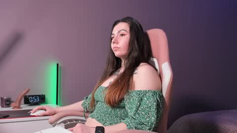 BeriesNiks online show from 12-20-24, 05:51