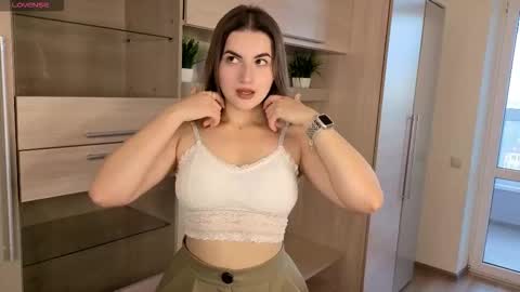 Maria online show from 09-28-25, 02:22