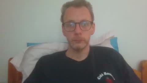 Snapshot of bernie484237 chatting on 05-21-26, 05:20 Bernie online show from 05-21-26, 05:20