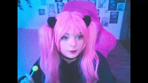Snapshot of berriekitten chatting on 04-28-26, 07:52 BerrieKitten online show from 04-28-26, 07:52