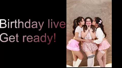 Snapshot of berrybliiss chatting on 07-19-26, 05:00 SnowClairee online show from 07-19-26, 05:00