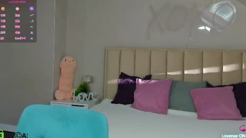 Snapshot of berta_kelly chatting on 06-21-26, 12:02 Berta online show from 06-21-26, 12:02