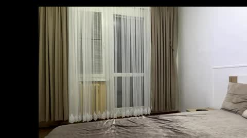 Alex and Victoria online show from 04-03-26, 07:23