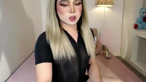 Snapshot of bestgirljulia chatting on 10-25-25, 04:53 bestgirljulia online show from 10-25-25, 04:53