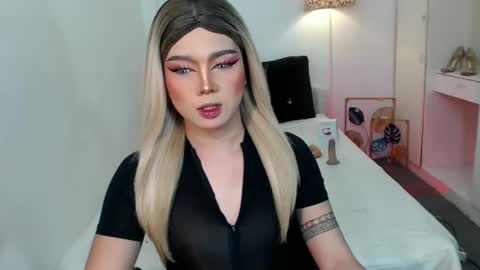 Snapshot of bestgirljulia chatting on 11-26-25, 04:35 bestgirljulia online show from 11-26-25, 04:35