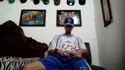 Snapshot of bestia_salvaje chatting on 01-21-25, 10:51 Andres online show from 01-21-25, 10:51