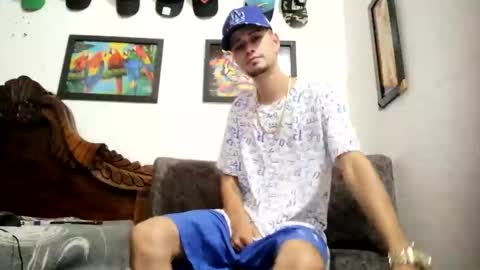 Snapshot of bestia_salvaje chatting on 02-23-25, 10:53 Andres online show from 02-23-25, 10:53
