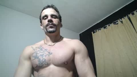 Snapshot of bestmuscle chatting on 10-27-25, 04:05 bestmuscle online show from 10-27-25, 04:05